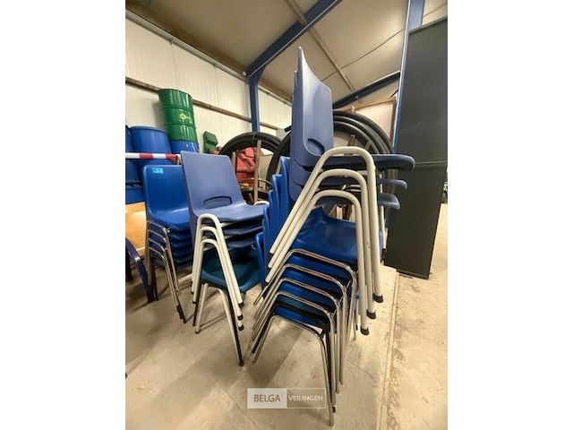 Kunststof stoelen - afbeelding 1 van  2