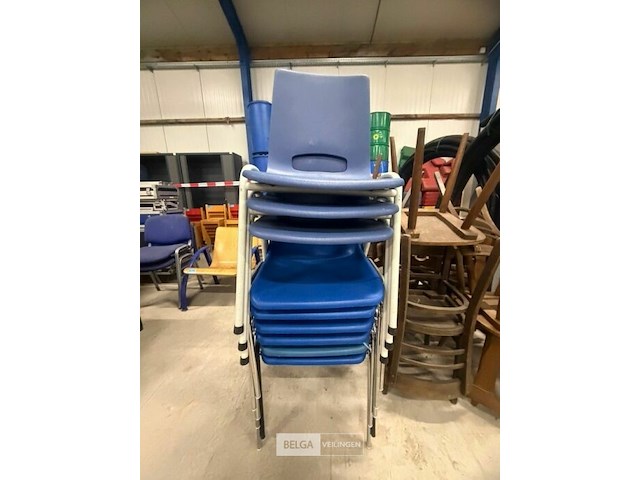Kunststof stoelen - afbeelding 2 van  2