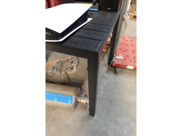Kunststof tafel - afbeelding 4 van  8