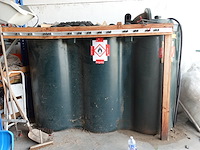 Kunststof tank met pomp - afbeelding 1 van  5