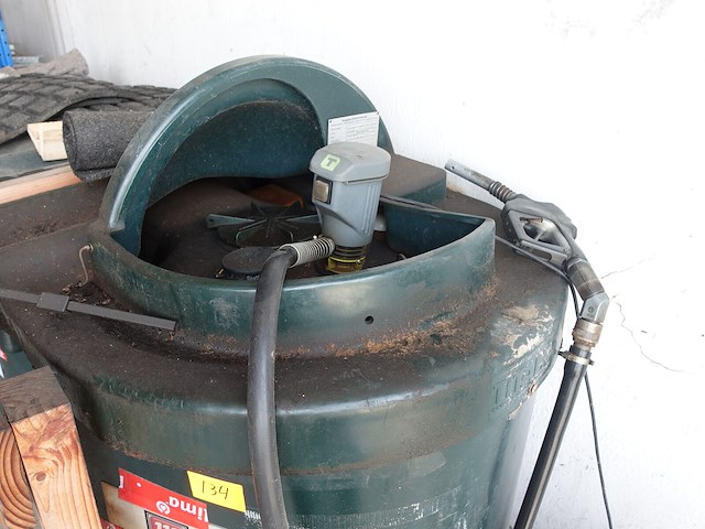 Kunststof tank met pomp - afbeelding 3 van  5