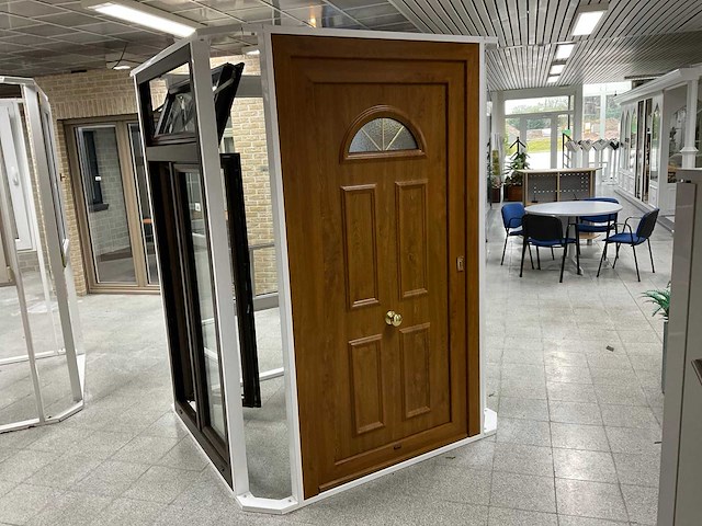 Kunststof voordeur - afbeelding 1 van  1