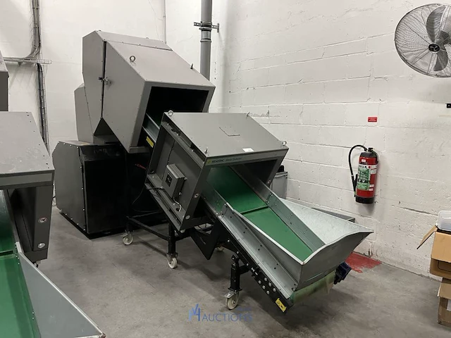 Kunststofgranulator rapid g500-60kub met transportband en metaaldetector - afbeelding 45 van  51