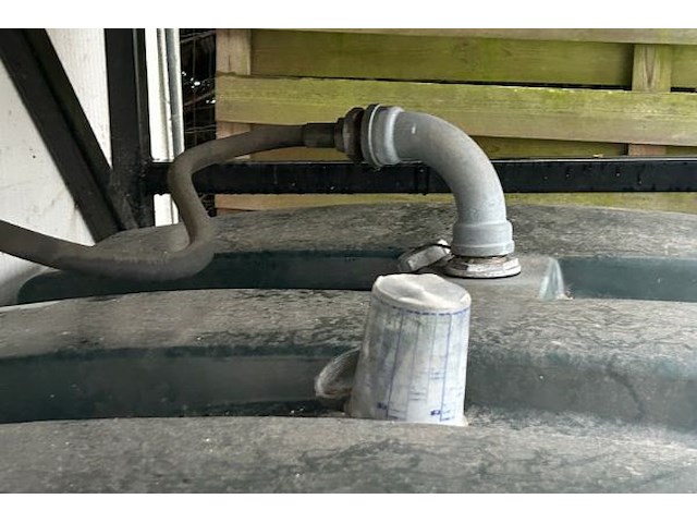 Kunststoftank bundman met afgedraaide olie - afbeelding 4 van  6