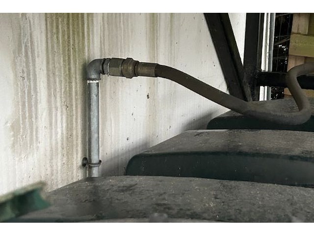 Kunststoftank bundman met afgedraaide olie - afbeelding 5 van  6