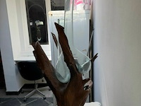 Kunstwerk teakwortel met geblazen glas - afbeelding 3 van  3