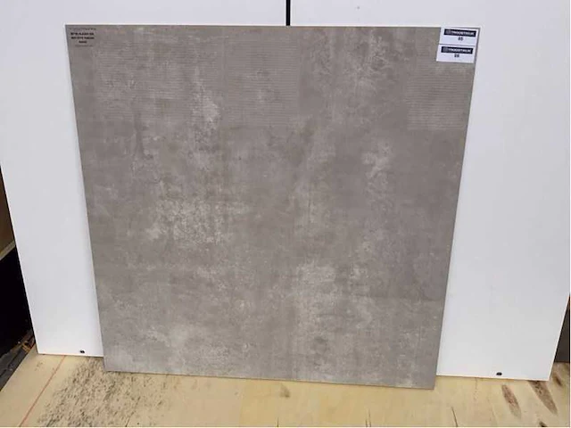 Kutahya alaska grey gepolijst vloertegel 80x80 cm 61,44 m² - afbeelding 1 van  3