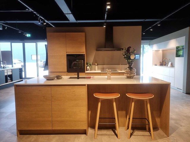 Kvik - ingerichte keuken - linéaris wood - afbeelding 6 van  7