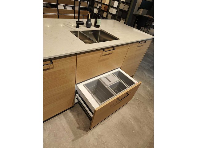 Kvik - ingerichte keuken - veda wit & licht eikenhout - afbeelding 5 van  6