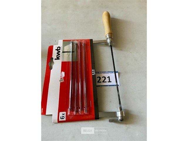 Kwb decoupeerzaag met 5 extra bladen - afbeelding 1 van  3