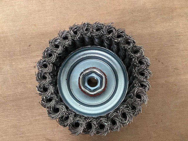 Kwb komborstel voor haakse slijper, diameter 100 mm (6x) - afbeelding 4 van  5