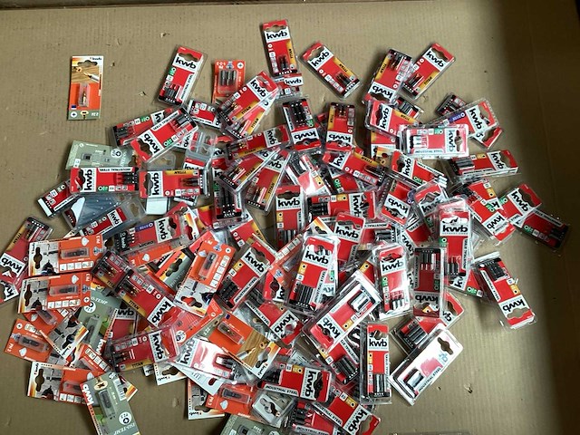 Kwb mix kavel diverse schroefbits (135x) - afbeelding 1 van  5
