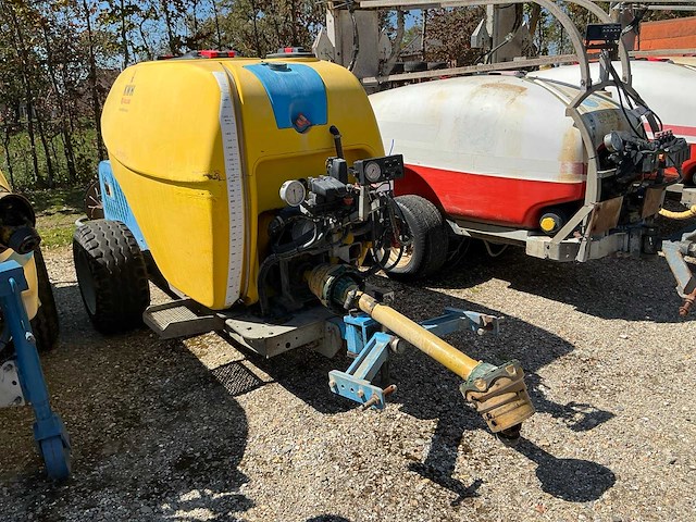 Kwh getrokken spuitmachine - afbeelding 1 van  7