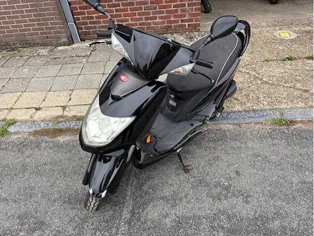 Kymco - brommerscooter - vp 50 - gemotoriseerde scooter - afbeelding 4 van  10