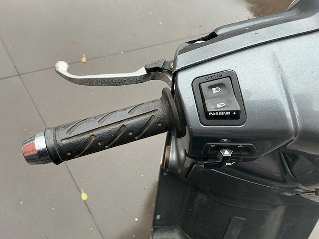 Kymco like 50 scooter - afbeelding 2 van  33