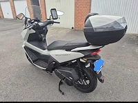 Kymco skytown ct kymco skytown 125 – 2025 – 2.500 km – onderhoud ok – euro 5+ – topcase – voorruit – usb-a/usb-c – 2 zitplaatsen - afbeelding 5 van  8