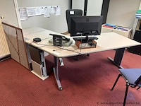 L-vormig kantoorbureau. 180x80cm