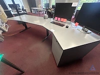 L-vormig kantoorbureau met ladeblok, afmetingen 250 x 100 cm