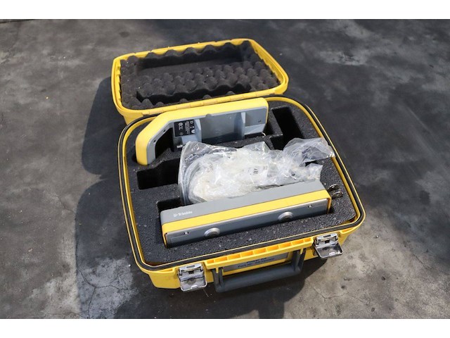 Laad- en docking accessoires trimble voor landmeetapparatuur - afbeelding 1 van  1