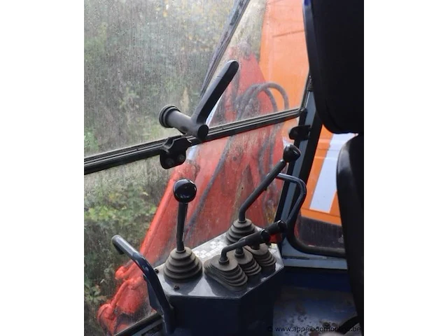 Laadgraafcombinatie kubota r420n, bj 2004, serie nr 01004, werkuren 1111,5, mogelijk platte batterij, vv toebehoren - afbeelding 4 van  16