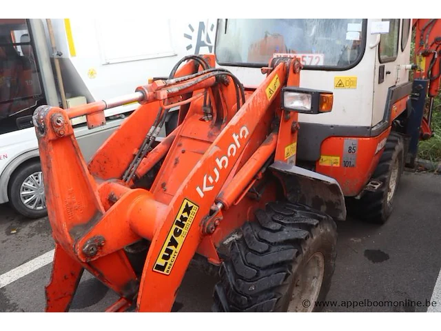 Laadgraafcombinatie kubota r420n, bj 2004, serie nr 01004, werkuren 1111,5, mogelijk platte batterij, vv toebehoren - afbeelding 10 van  16