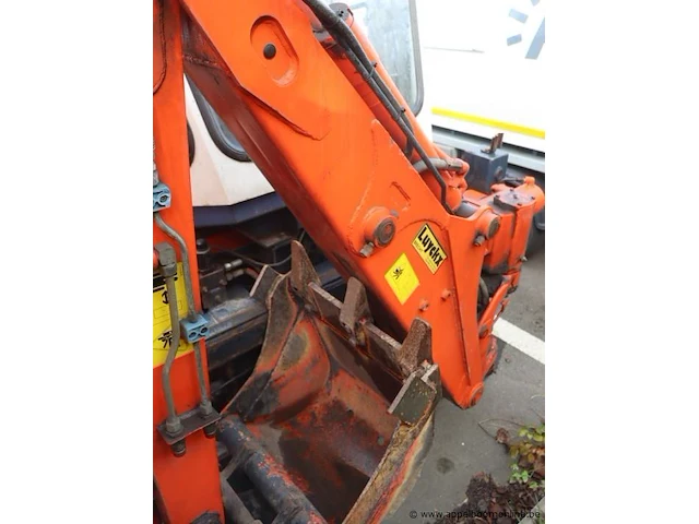 Laadgraafcombinatie kubota r420n, bj 2004, serie nr 01004, werkuren 1111,5, mogelijk platte batterij, vv toebehoren - afbeelding 12 van  16