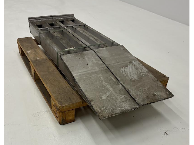 Laadramp set van 2 stuks - 1100kg - 1500x240mm - afbeelding 1 van  3
