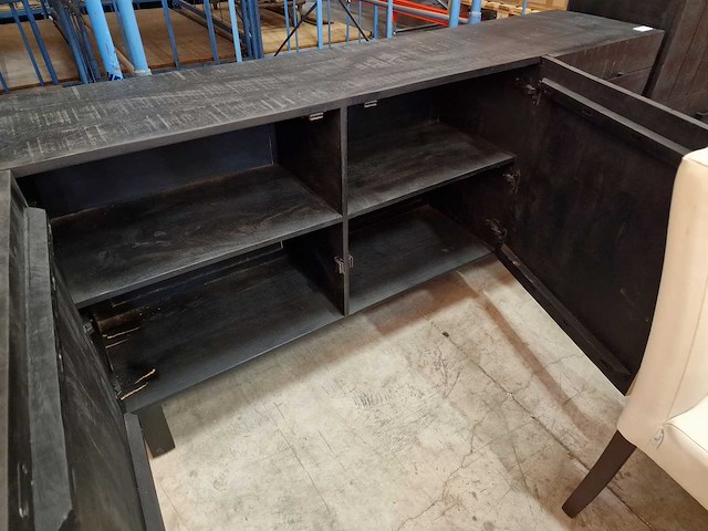 Label51 dressoir santos massief mango zwart met 2 draaideuren en 3 laden - afbeelding 3 van  4