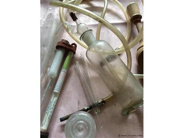 Labo materiaal - afbeelding 2 van  3