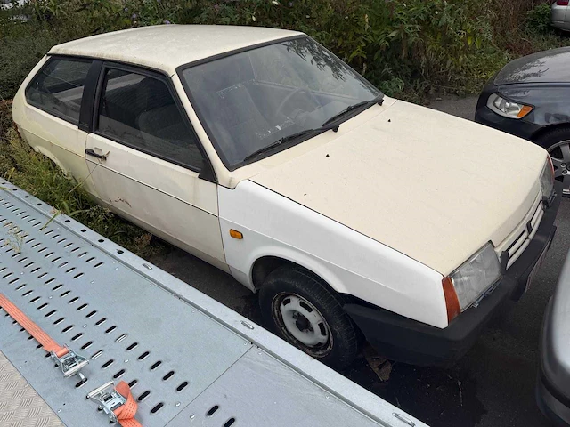 Lada - 1996 - samara - personenauto - afbeelding 2 van  8