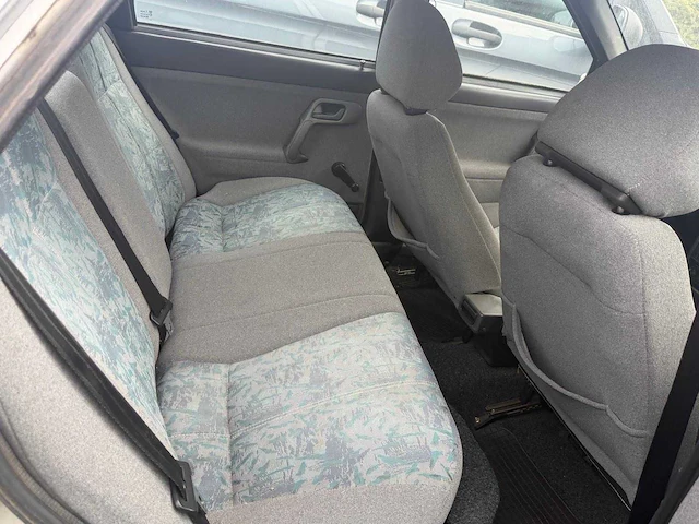 Lada - 2005 - 2110 t - personenauto - afbeelding 6 van  9