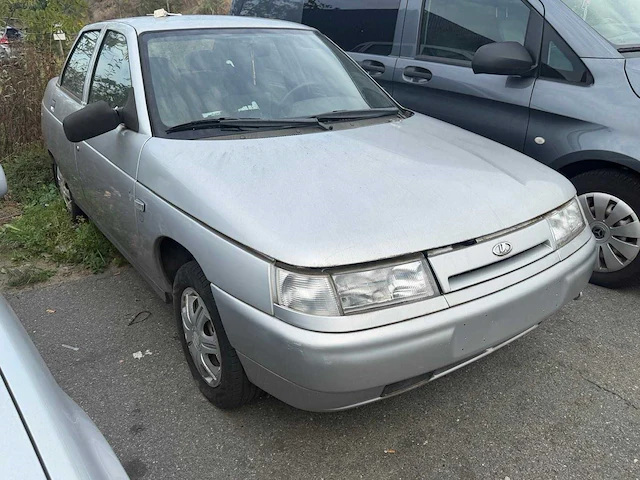 Lada - 2005 - 2110 t - personenauto - afbeelding 1 van  9
