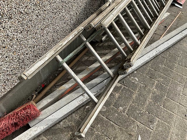 Ladder 3x17 - afbeelding 2 van  5