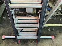 Ladder met steunvoeten - afbeelding 1 van  2