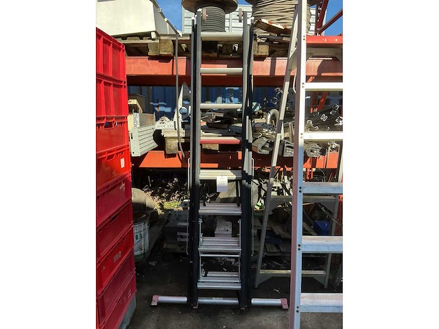 Ladder met steunvoeten - afbeelding 2 van  2