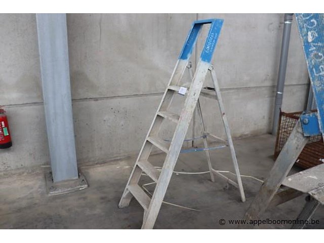 Ladder, solide, 5 treden - afbeelding 1 van  2