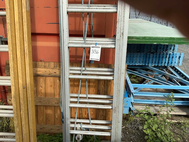 Ladder - afbeelding 2 van  2