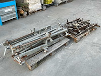 Ladderdrager voor stelling (12x) - afbeelding 1 van  6