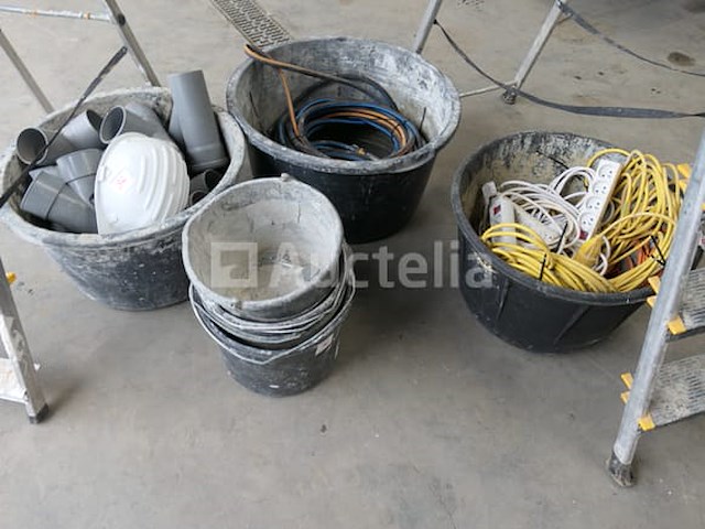 Ladders, bassins, elektrische verlengingen, balans van afvoerleidingen - afbeelding 2 van  8