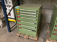 Ladekast met spare parts - afbeelding 1 van  2