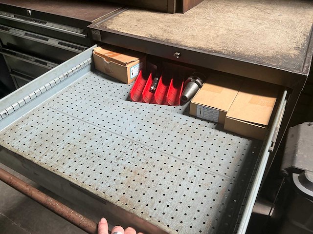 Ladekast met tools (2x) - afbeelding 14 van  20