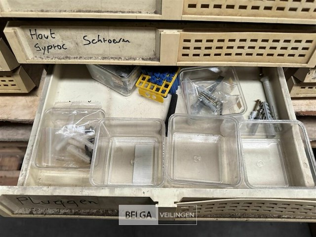 Ladenbox gevuld - afbeelding 3 van  8
