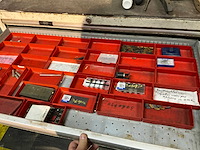 Ladenkast met inhoud - afbeelding 7 van  10