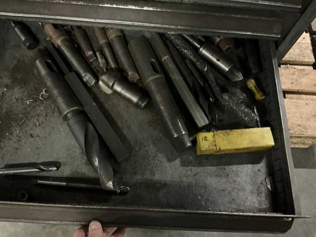 Ladenkast met inhoud - afbeelding 3 van  12