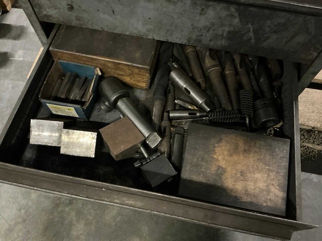 Ladenkast met inhoud - afbeelding 4 van  12