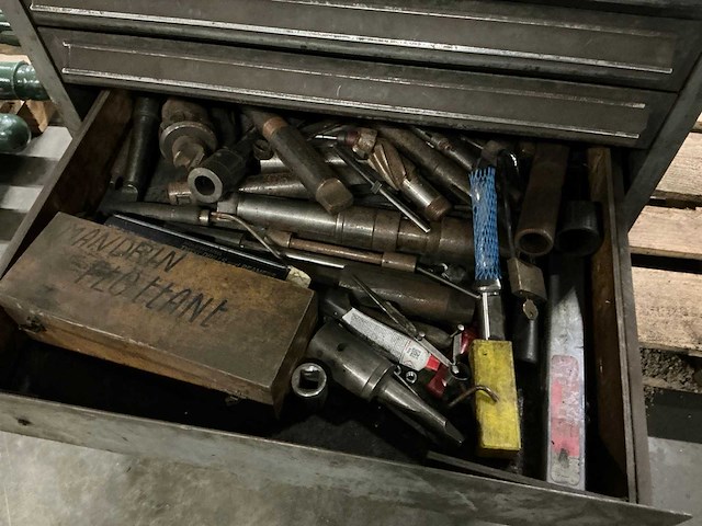 Ladenkast met inhoud - afbeelding 5 van  12