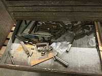 Ladenkast met inhoud - afbeelding 2 van  15