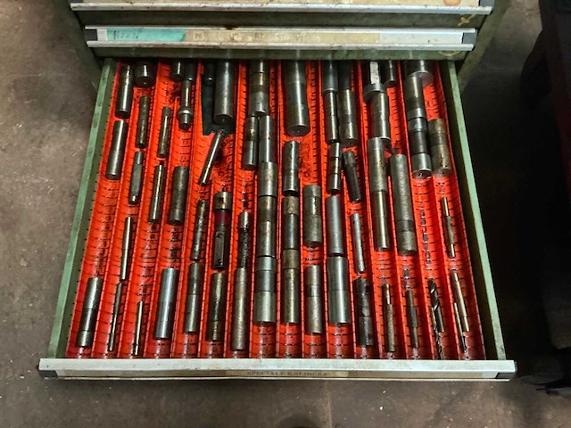 Ladenkast met tools - afbeelding 4 van  14