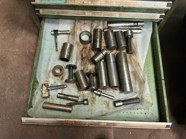 Ladenkast met tools - afbeelding 5 van  14