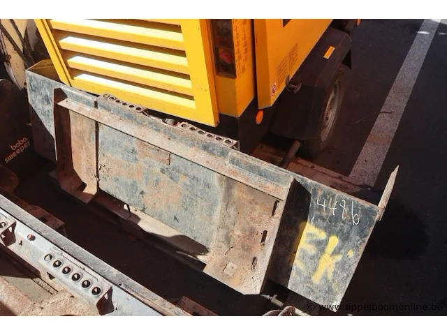 Lader bobcat 773, bj 1999, serie nr 509617402, compleet met veeginrichting, knik-graafbak, graafbak en vork - afbeelding 6 van  16